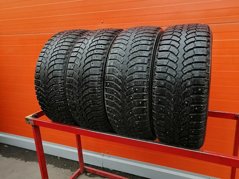 Комплект б/у шин 205/55 R16 Bridgestone Blizzak Spike-01, фото 1