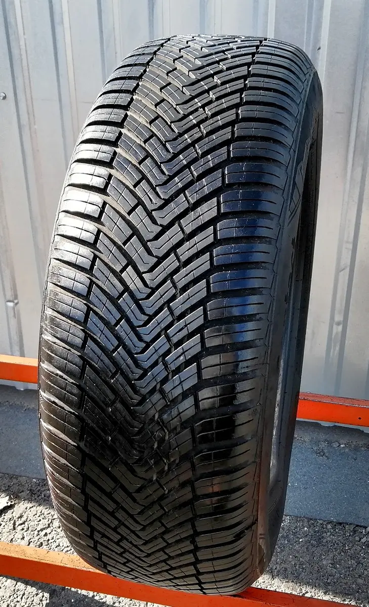 Б/у шина 205/55 R16 Continental AllSeasonContact