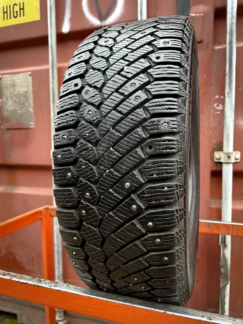 Б/у шина 205/55 R16 Continental ContiIceContact