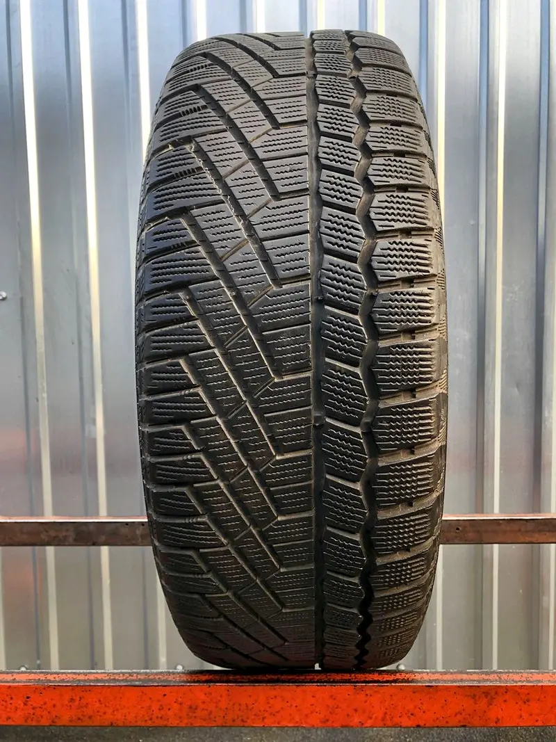 Б/у шина 205/55 R16 Continental ContiVikingContact 5