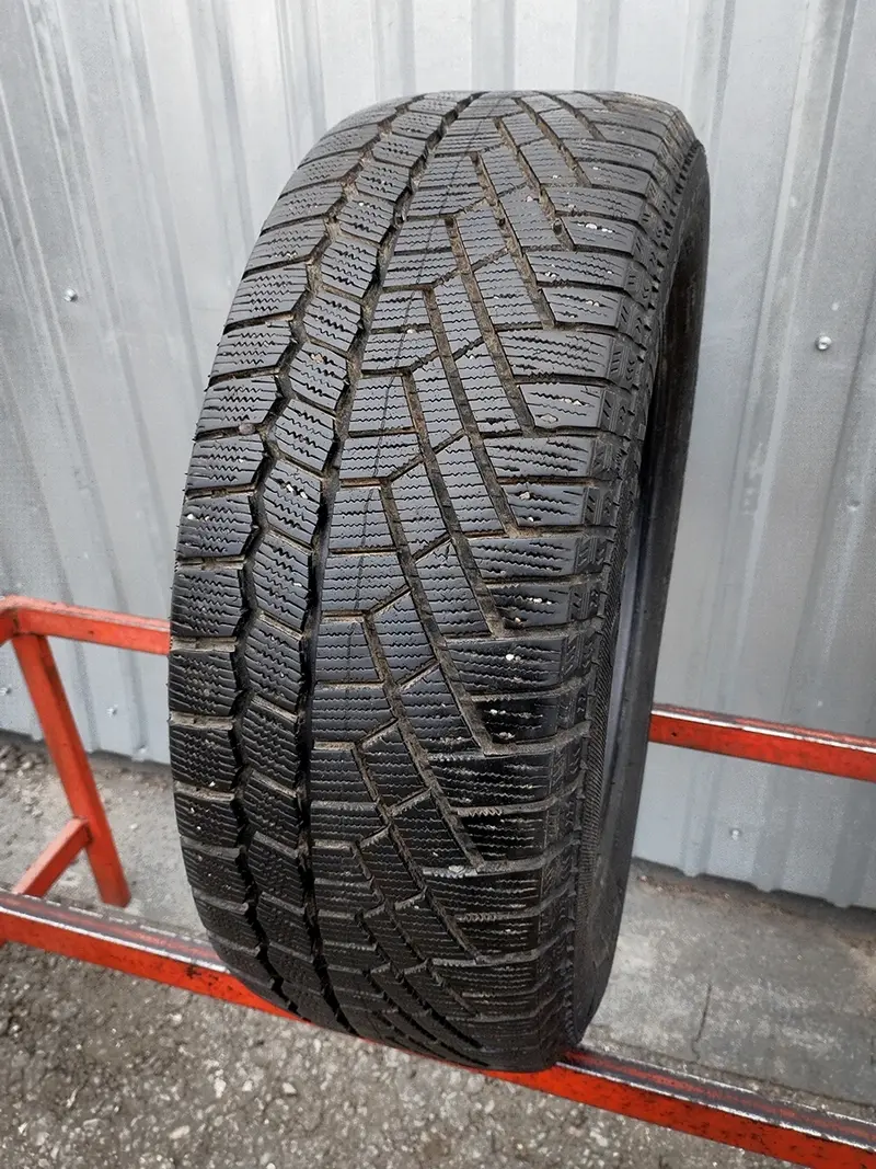 Б/у шина 205/55 R16 Continental ContiVikingContact 5