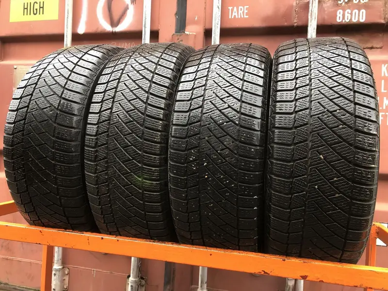 Комплект б/у шин 205/55 R16 Continental ContiVikingContact 6