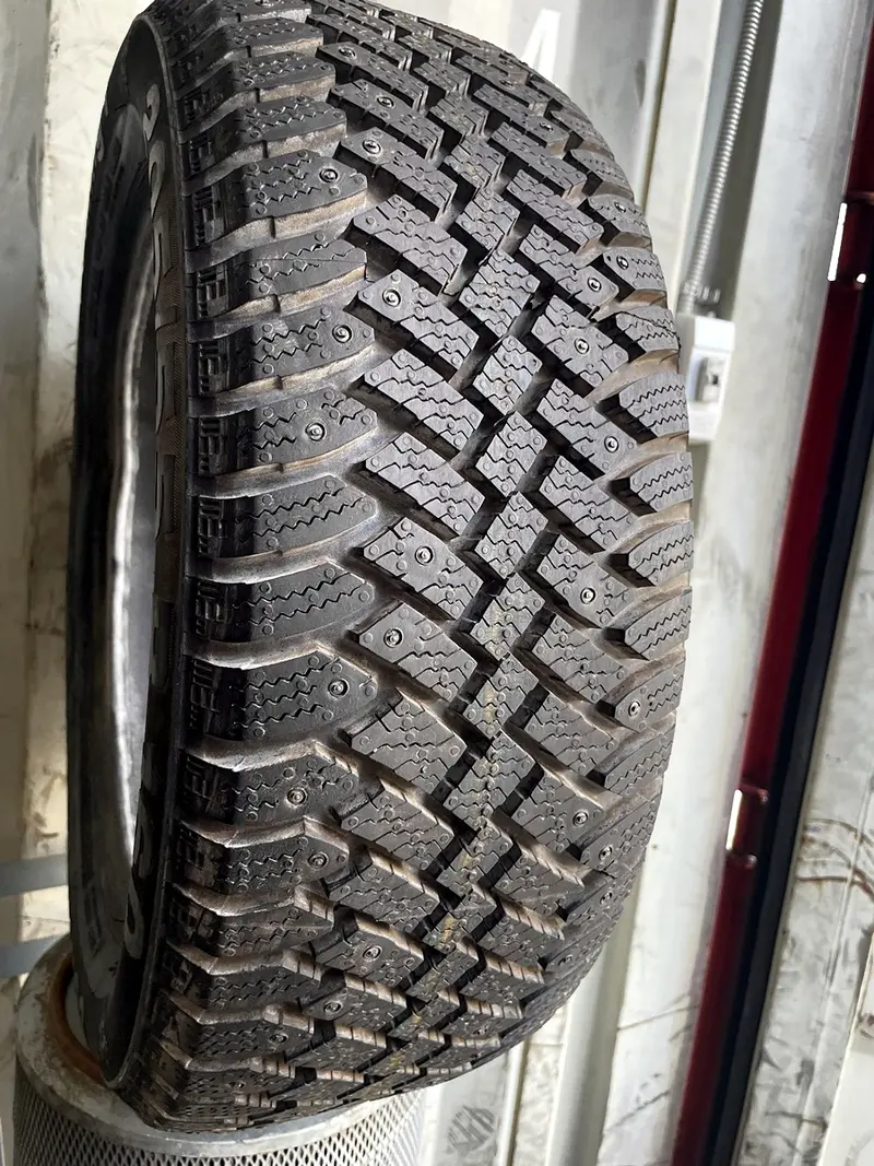 Б/у шина 205/55 R16 Continental ContiWinterViking 1