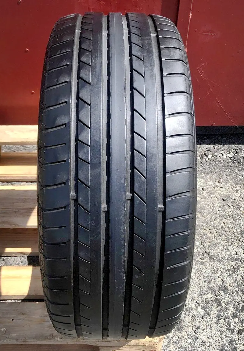 Б/у шина 205/55 R16 Dunlop SP Sport 01A