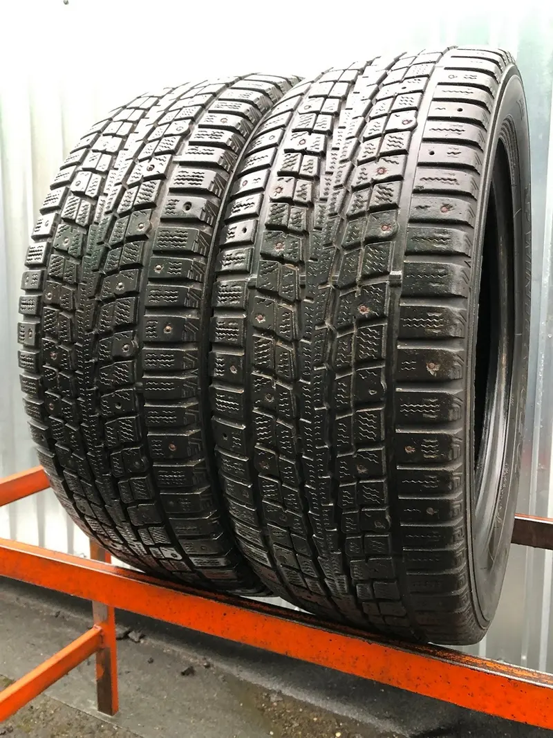 Пара б/у шин 205/55 R16 Dunlop SP Winter Ice 01