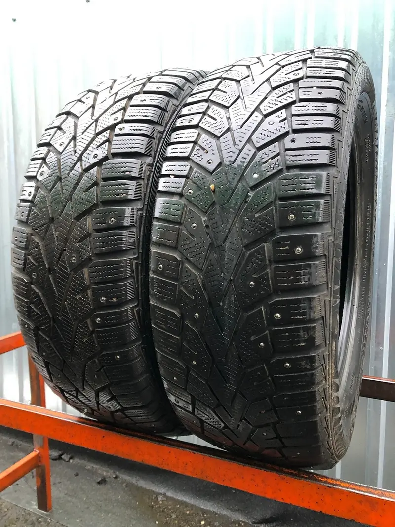 Пара б/у шин 205/55 R16 Gislaved Nord Frost 100