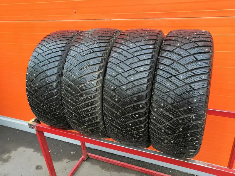 Комплект б/у шин 205/55 R16 Goodyear Ultra Grip Ice Arctic