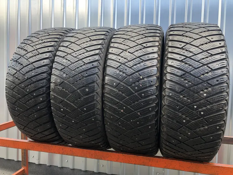 Комплект б/у шин 205/55 R16 Goodyear Ultra Grip Ice Arctic