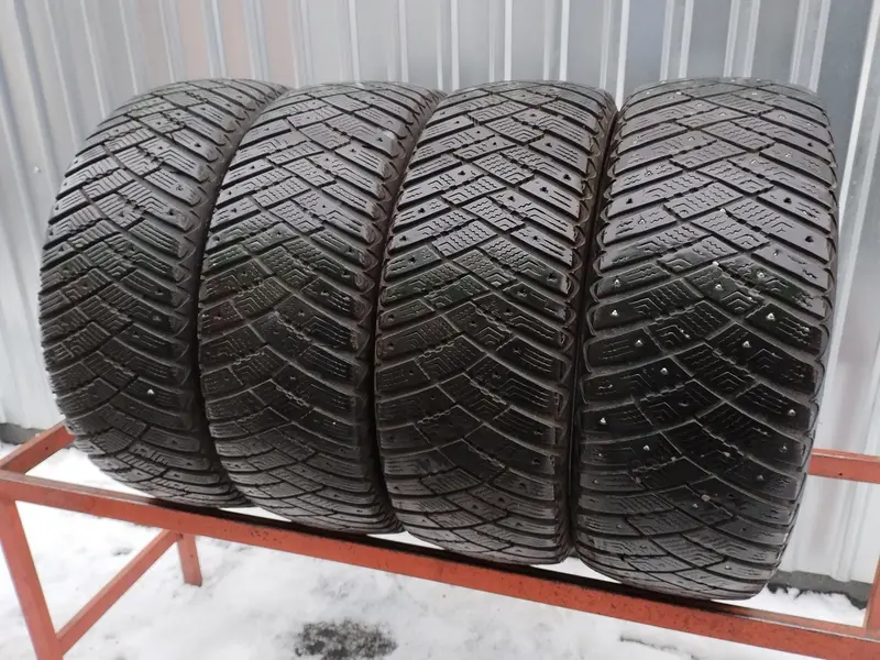 Комплект б/у шин 205/55 R16 Goodyear Ultra Grip Ice Arctic
