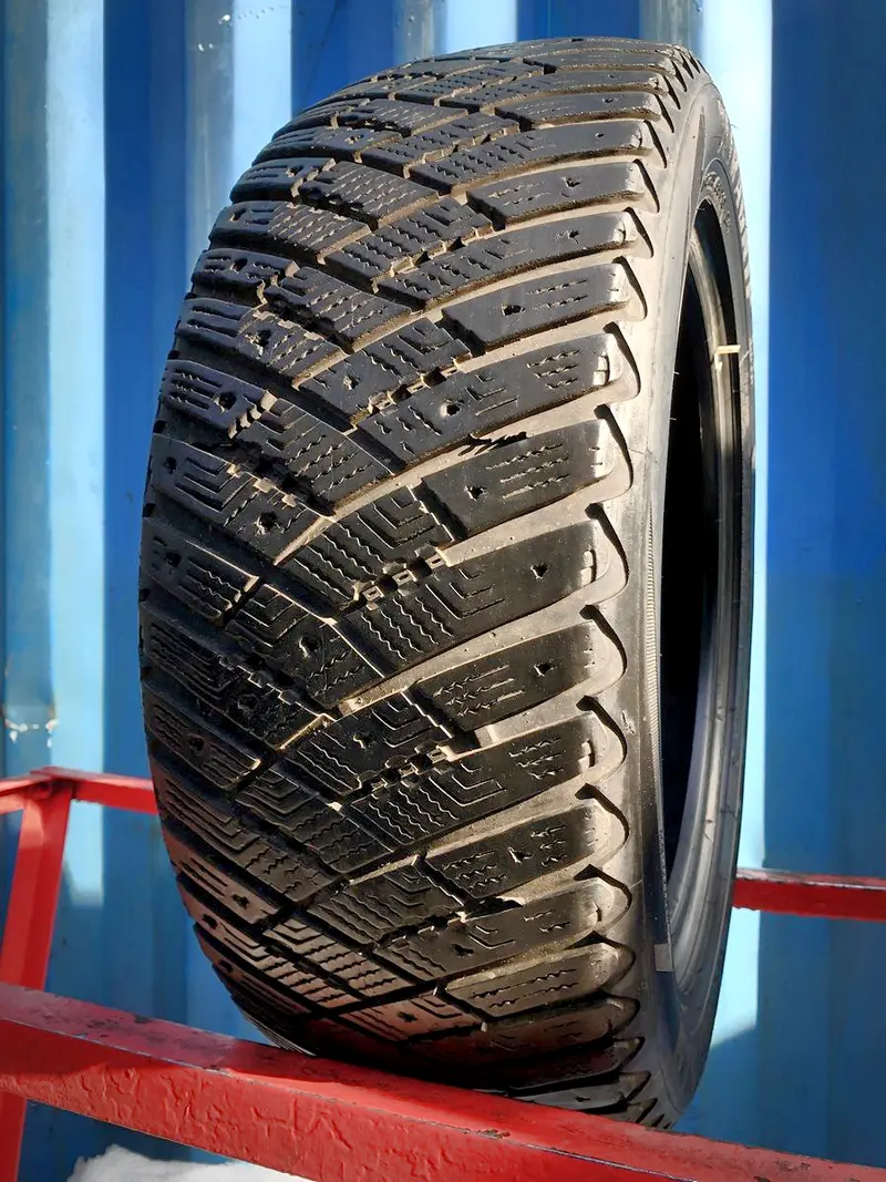 Б/у шина 205/55 R16 Goodyear Ultra Grip Ice Arctic