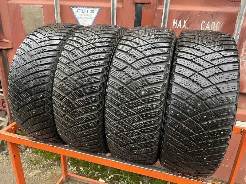 Комплект б/у шин 205/55 R16 Goodyear Ultra Grip Ice Arctic