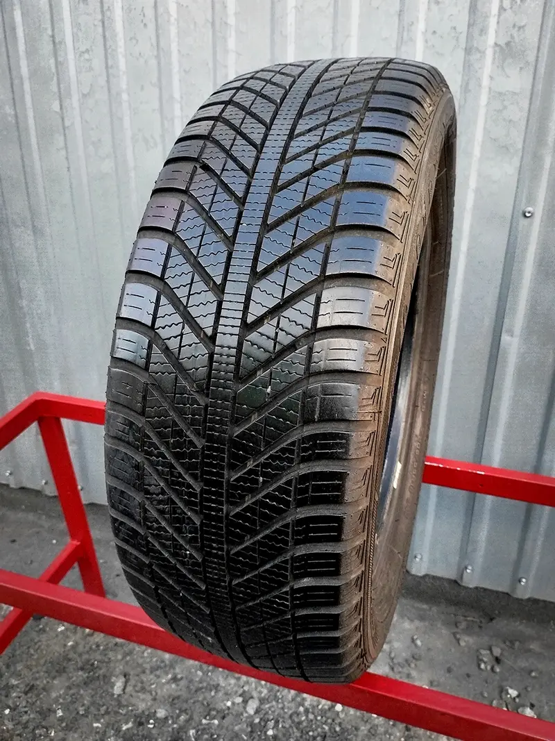Б/у шина 205/55 R16 Goodyear Vector 4Seasons