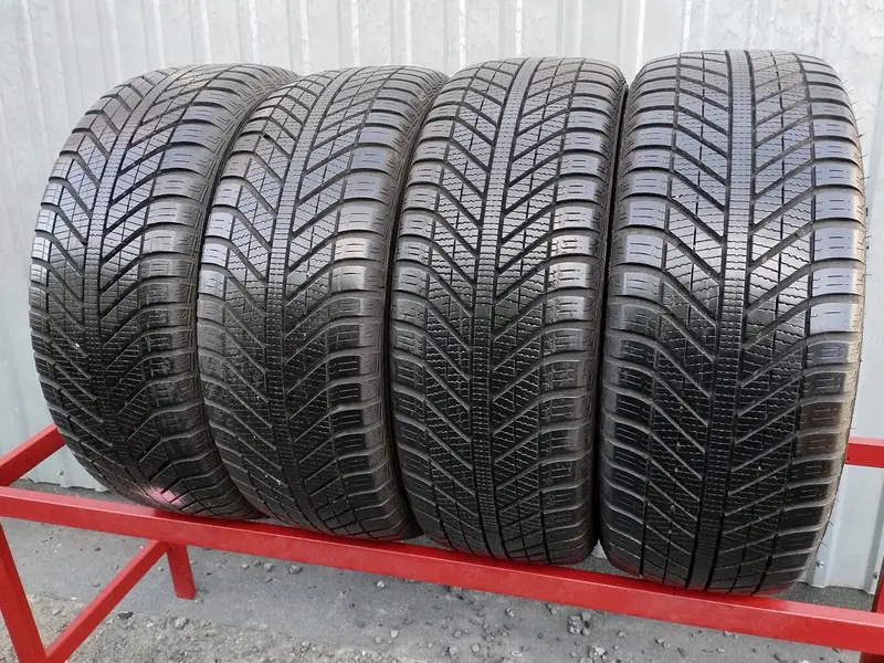 Комплект б/у шин 205/55 R16 Goodyear Vector 4Seasons