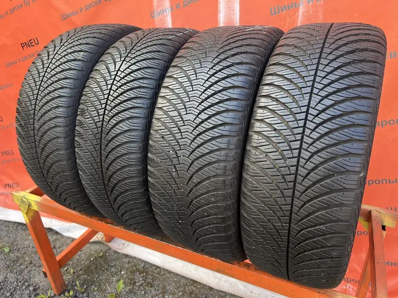 Комплект б/у шин 205/55 R16 Goodyear Vector 4Seasons Gen-2