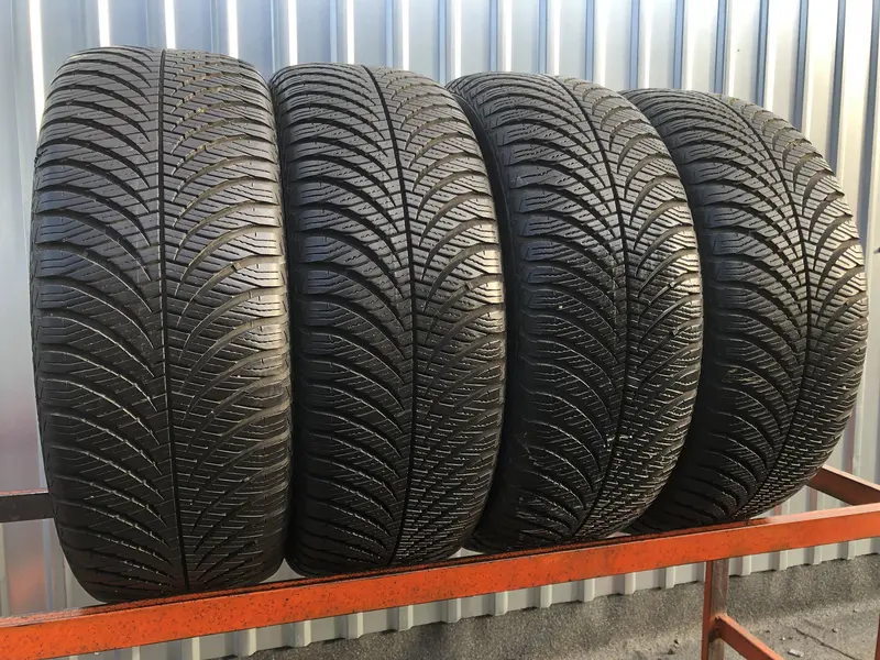 Комплект б/у шин 205/55 R16 Goodyear Vector 4Seasons Gen-2, фото 1