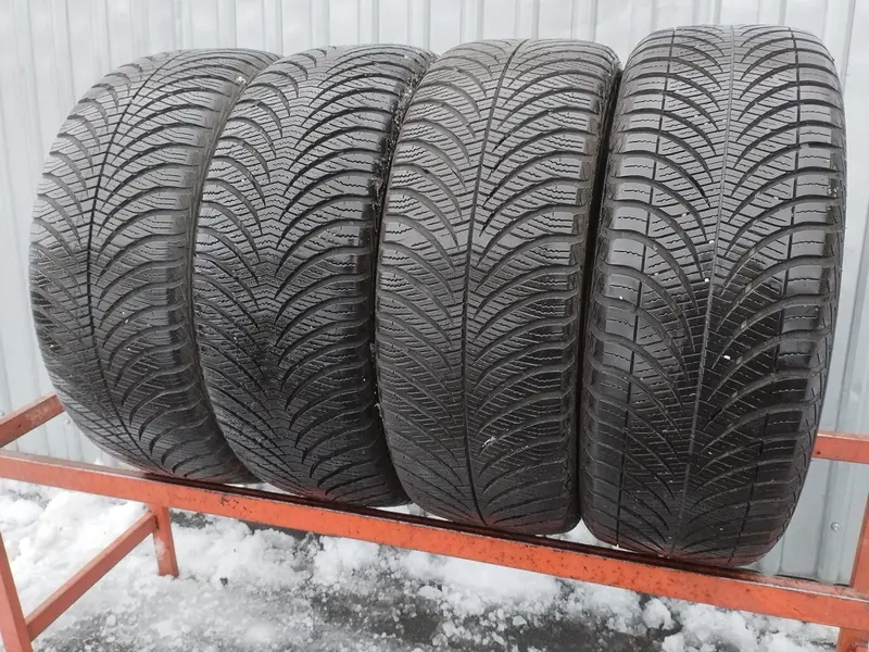 Комплект б/у шин 205/55 R16 Goodyear Vector 4Seasons Gen-2