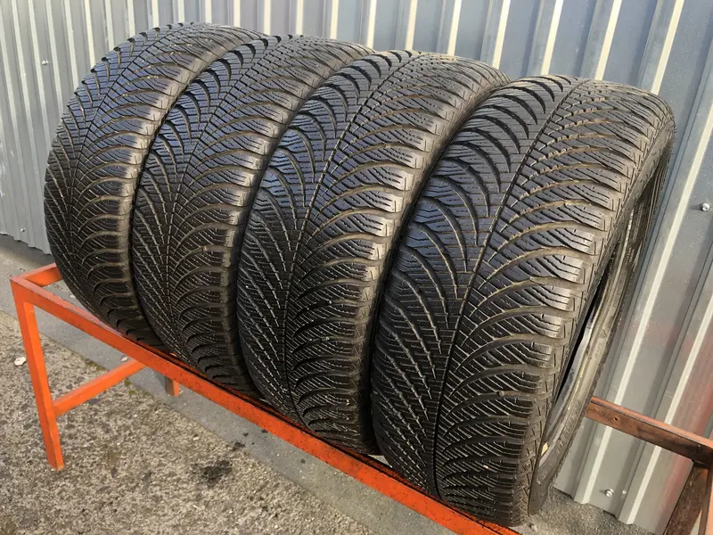 Комплект б/у шин 205/55 R16 Goodyear Vector 4Seasons Gen-2, фото 1