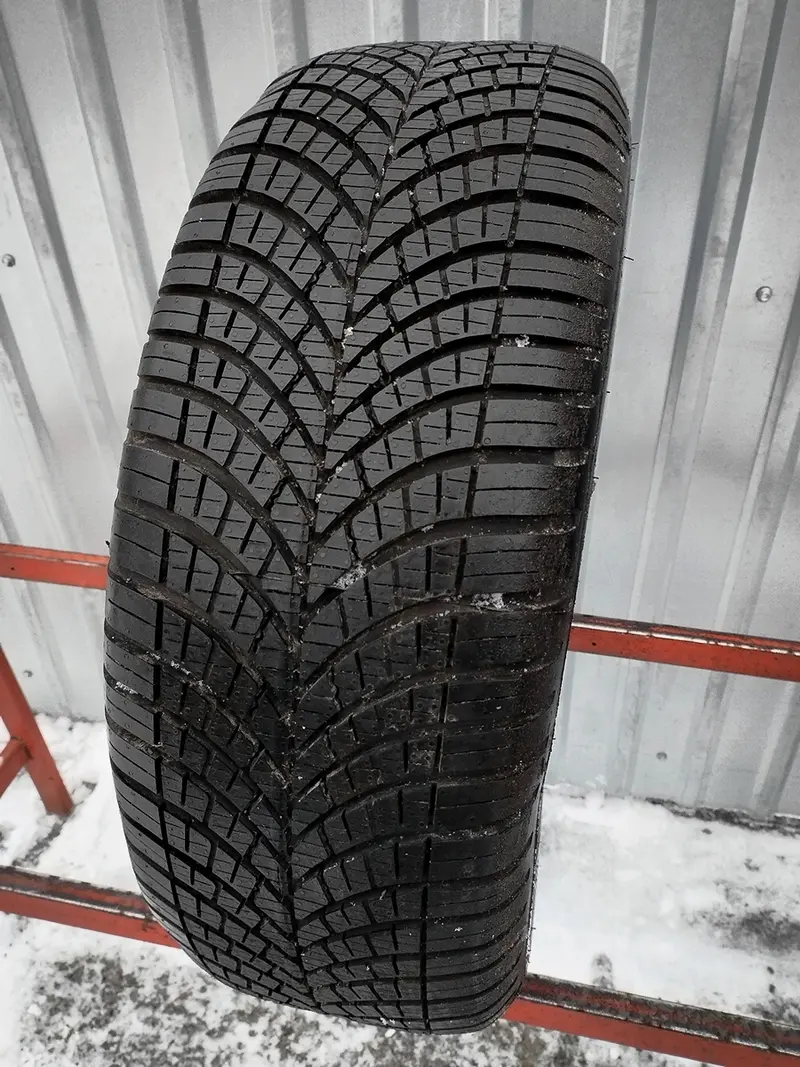 Б/у шина 205/55 R16 Goodyear Vector 4Seasons Gen-3