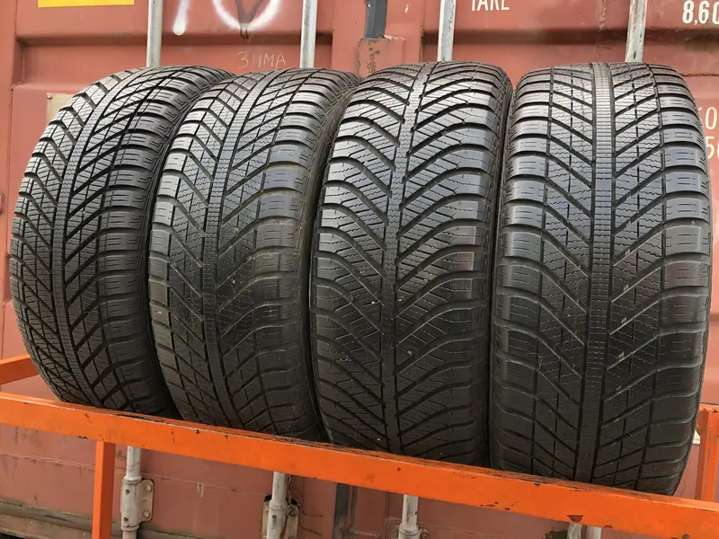 Комплект б/у шин 205/55 R16 Goodyear Vector 4Seasons
