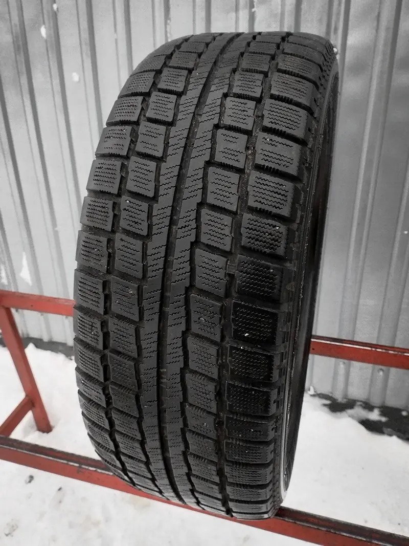 Б/у шина 205/55 R16 Hankook Ice Bear W604