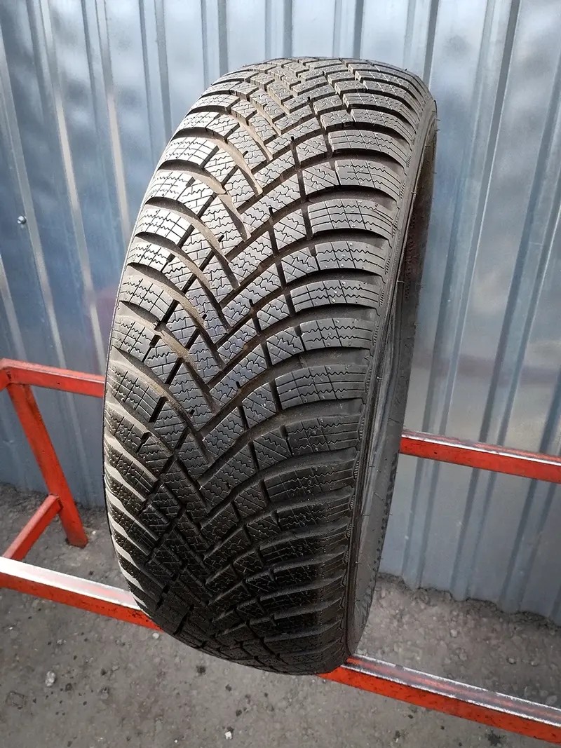 Б/у шина 205/55 R16 Hankook Winter I*cept RS3 W462