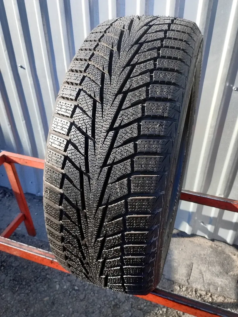 Б/у шина 205/55 R16 Hankook Winter i*Cept IZ 2 W616