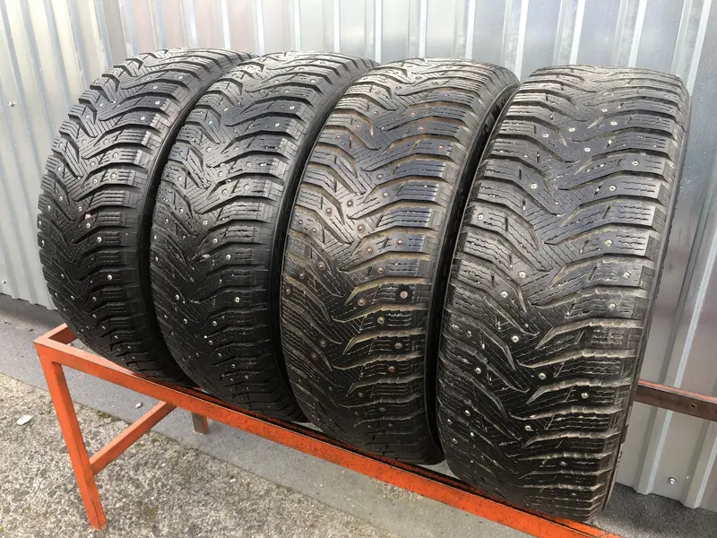 Комплект б/у шин 205/55 R16 Kumho WinterCraft Ice WI31