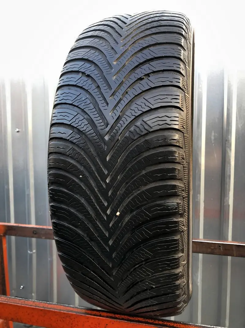 Б/у шина 205/55 R16 Michelin Alpin 5