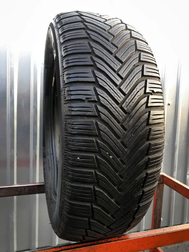 Б/у шина 205/55 R16 Michelin Alpin 6