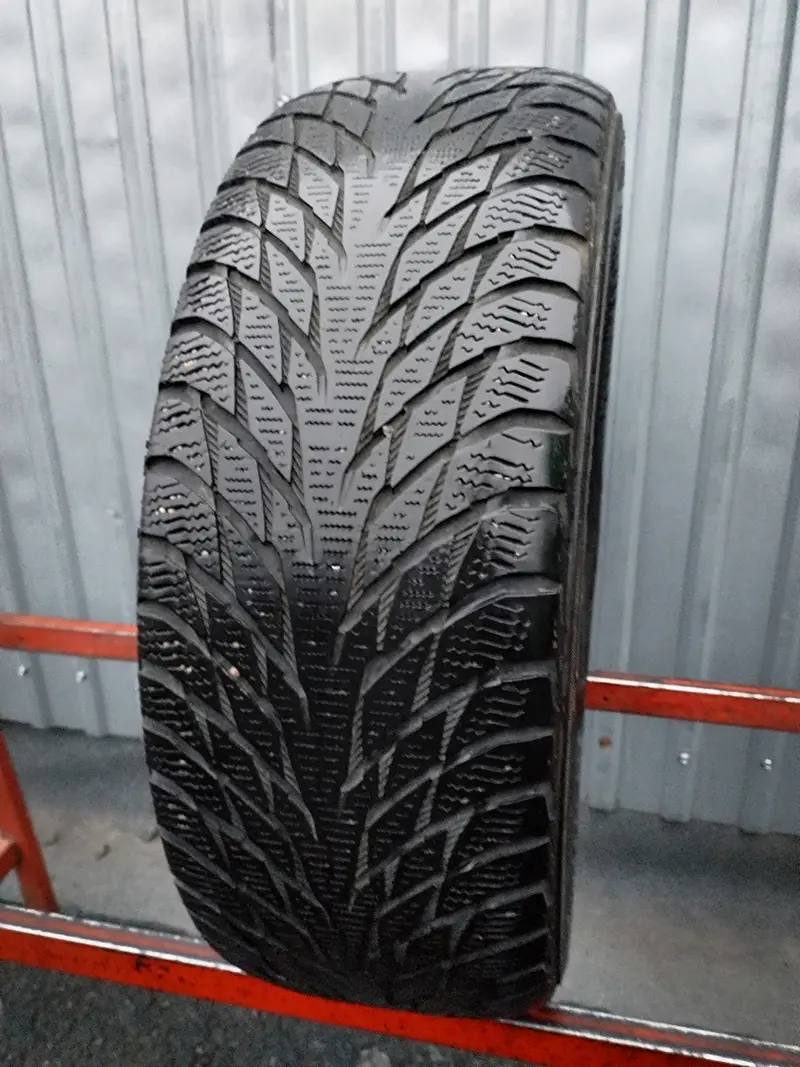Б/у шина 205/55 R16 Nokian Hakkapeliitta R2