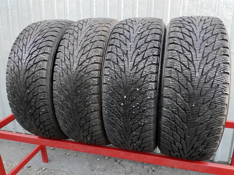 Комплект б/у шин 205/55 R16 Nokian Hakkapeliitta R2