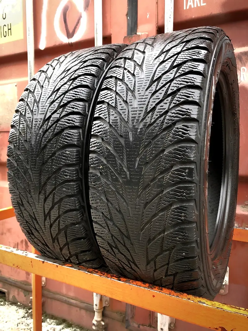 Пара б/у шин 205/55 R16 Nokian Hakkapeliitta R2 RunFlat, фото 1