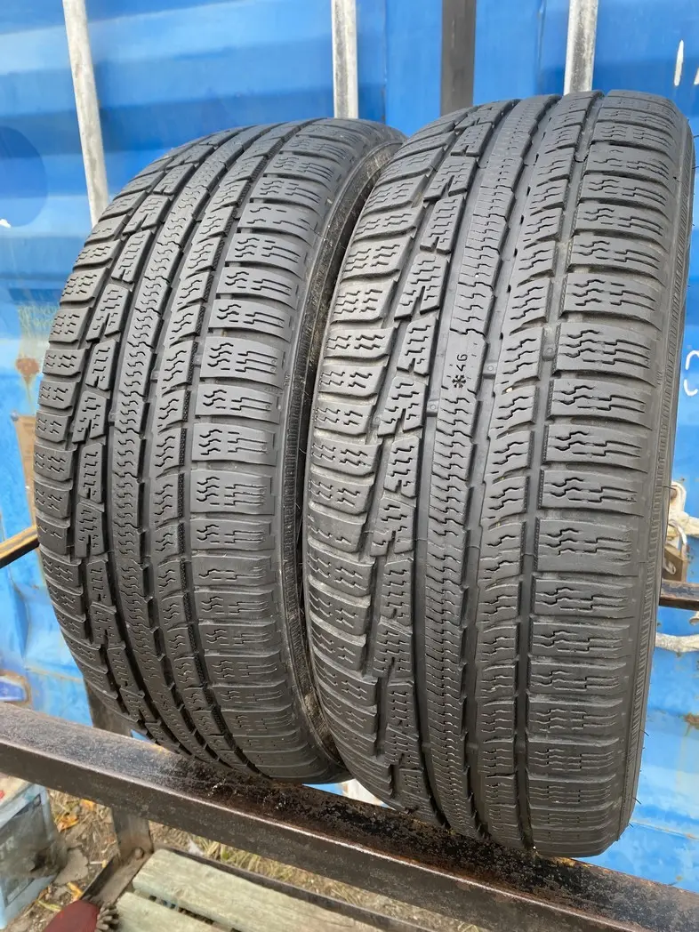 Пара б/у шин 205/55 R16 Nokian WR A3