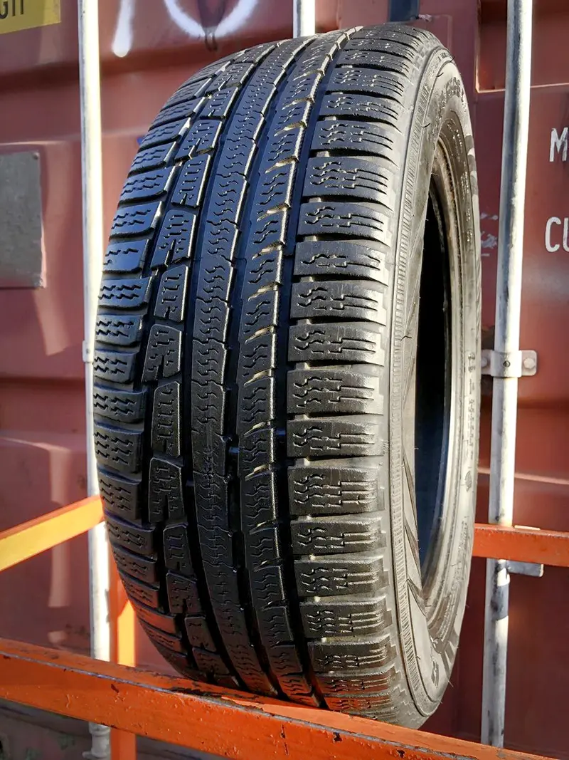 Б/у шина 205/55 R16 Nokian WR A3