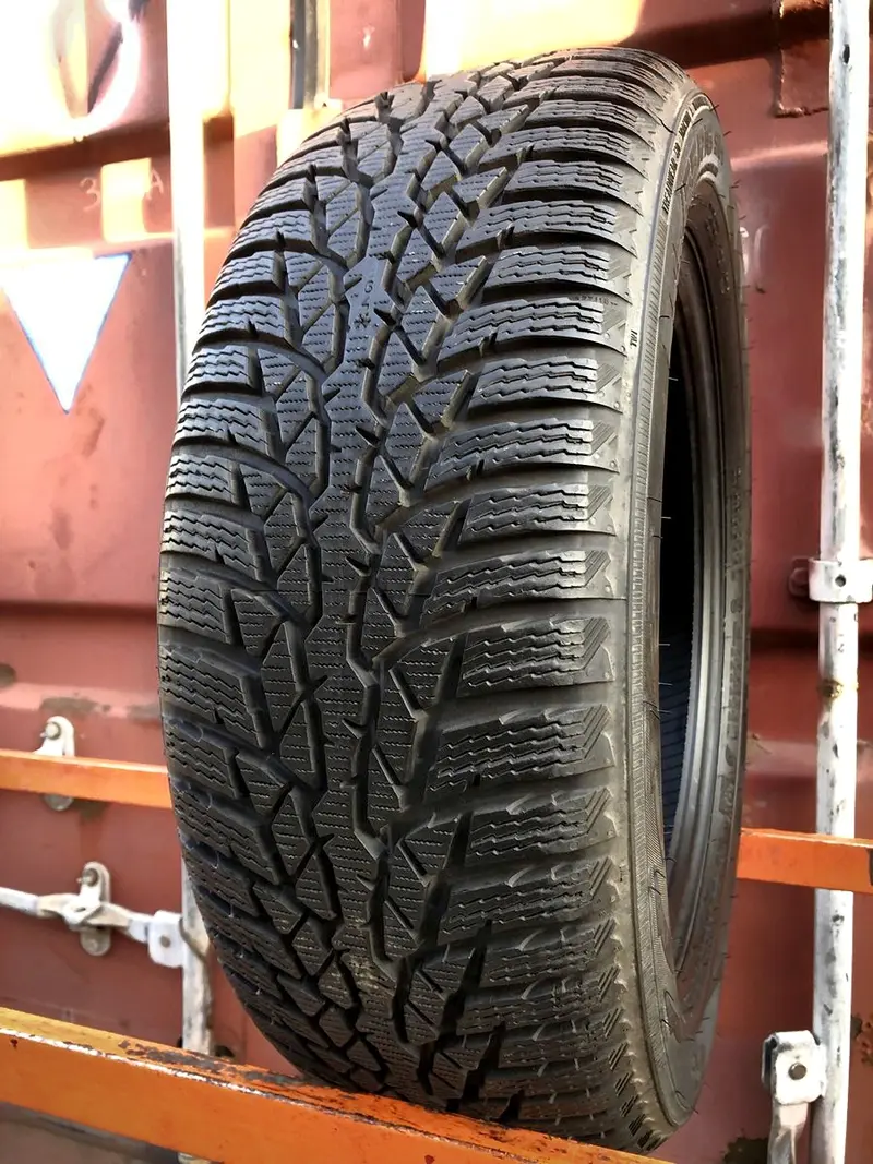 Б/у шина 205/55 R16 Nokian WR D4, фото 1
