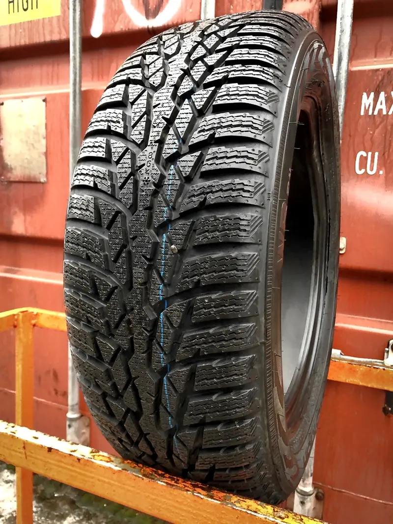 Б/у шина 205/55 R16 Nokian WR D4
