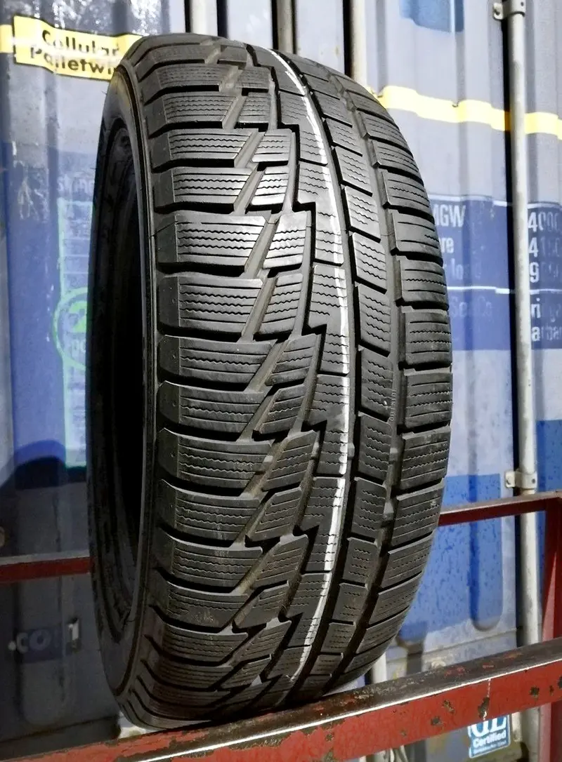 Б/у шина 205/55 R16 Nokian WR G2