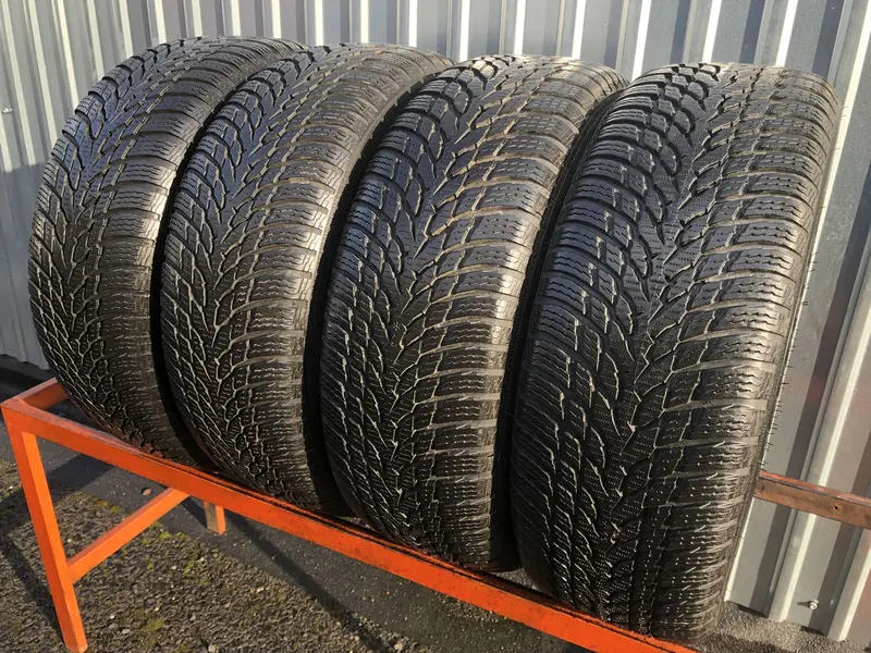 Комплект б/у шин 205/55 R16 Nokian WR Snowproof
