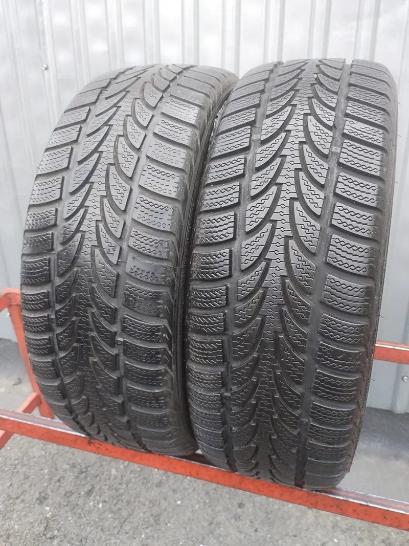 Пара б/у шин 205/55 R16 Nokian W+