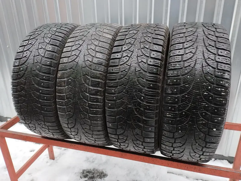 Комплект б/у шин 205/55 R16 Pirelli Winter Carving EDGE