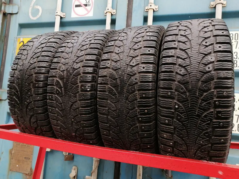 Комплект б/у шин 205/55 R16 Pirelli Winter Carving EDGE, фото 1