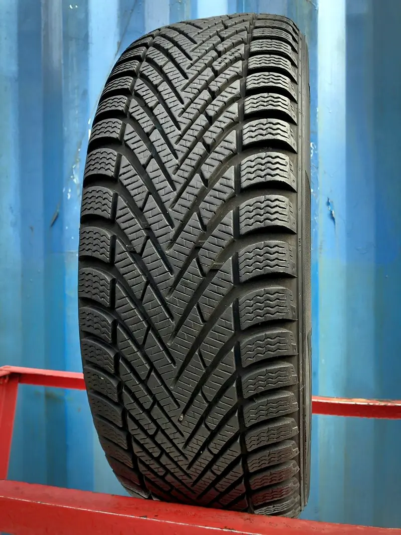 Б/у шина 205/55 R16 Pirelli Winter Cinturato, фото 1