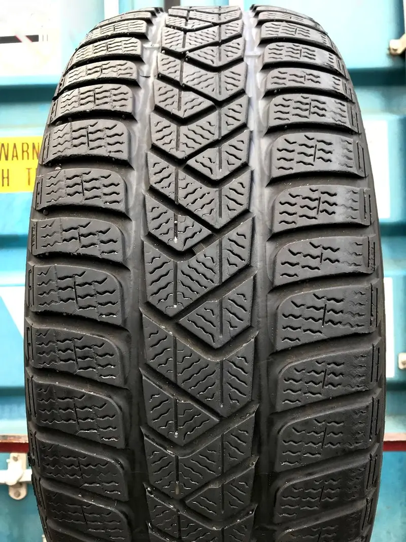 Б/у шина 205/55 R16 Pirelli Winter Sottozero 3
