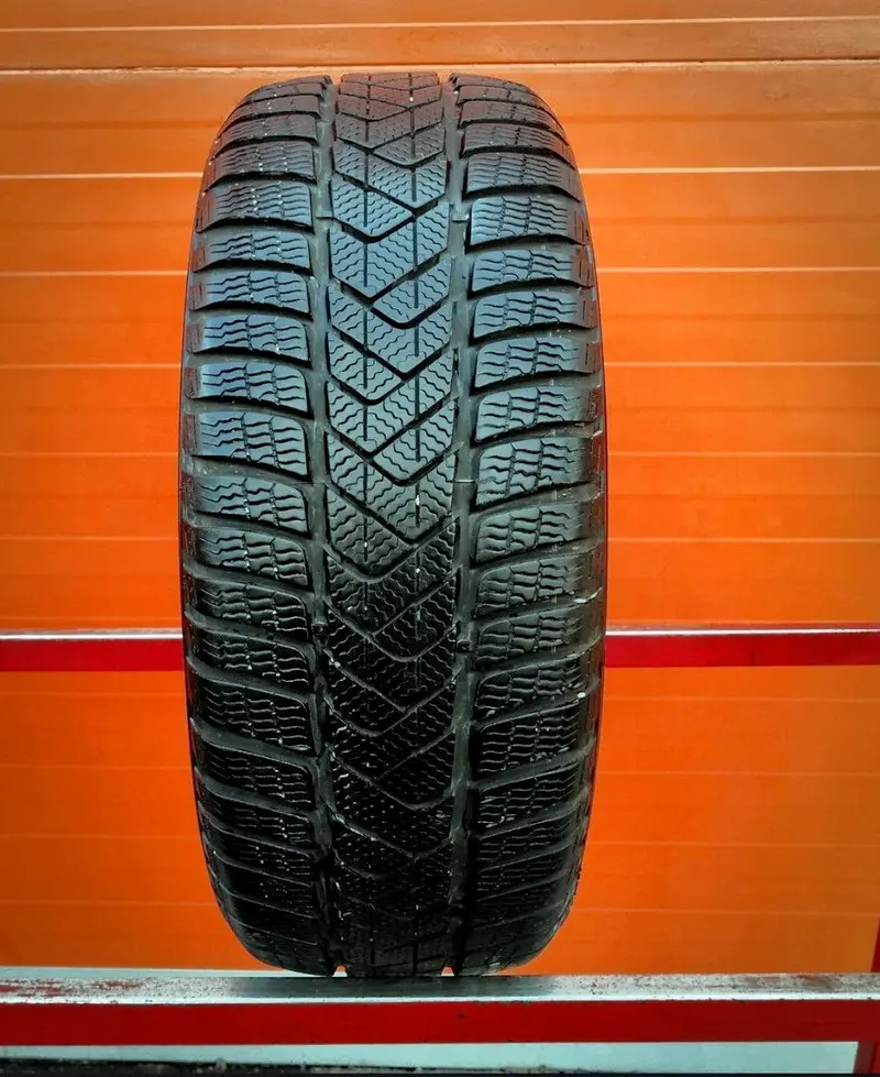 Б/у шина 205/55 R16 Pirelli Winter Sottozero 3