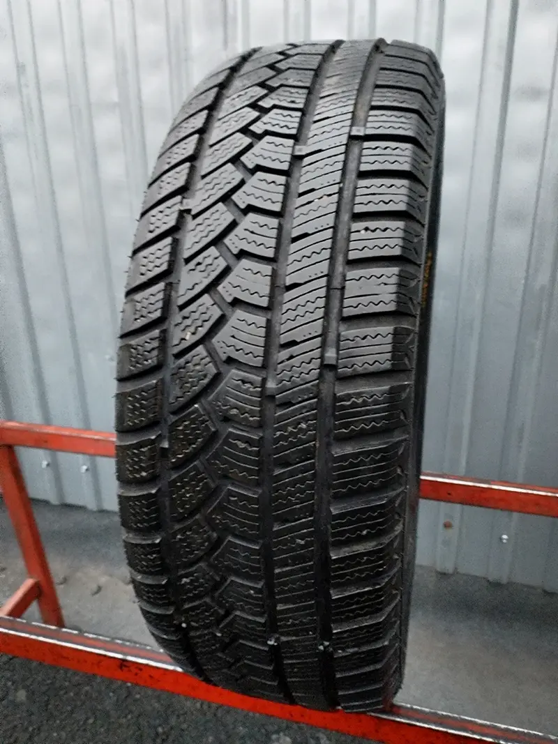 Б/у шина 205/55 R16 Sunfull SF-982