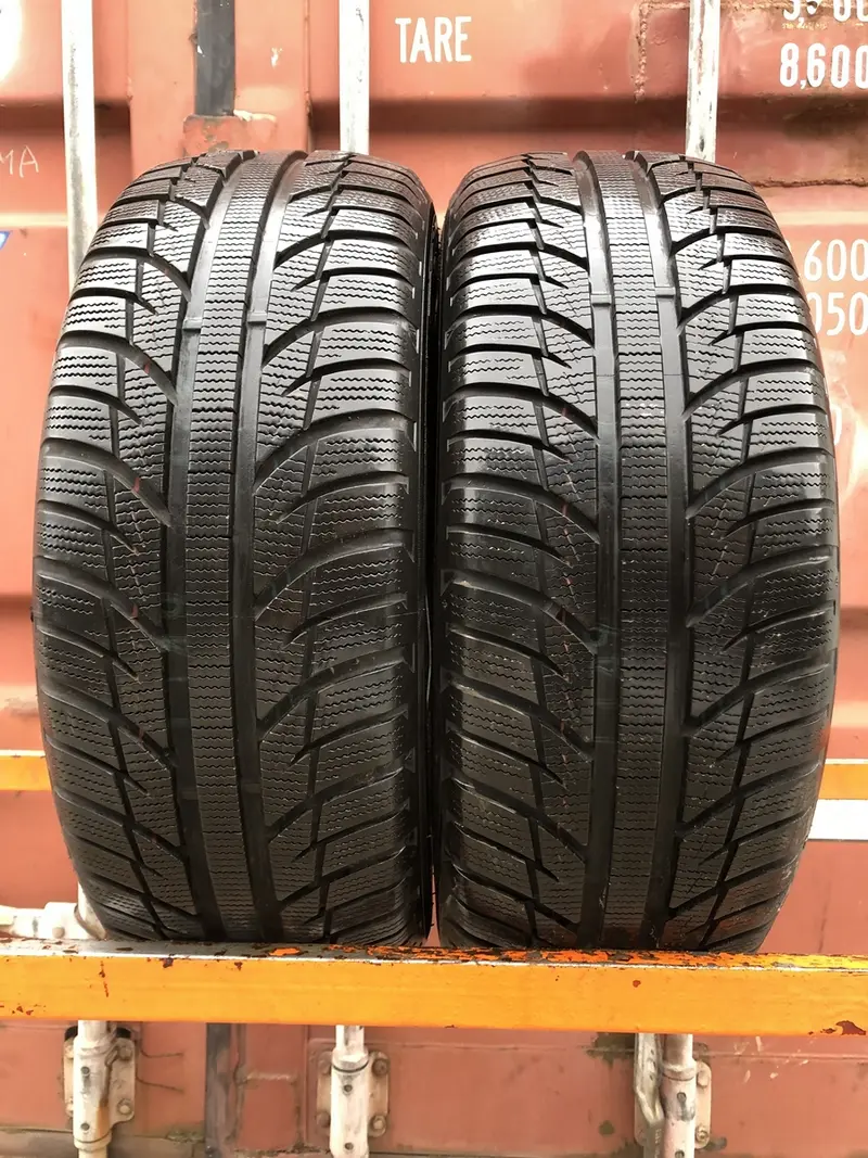 Пара б/у шин 205/55 R16 Toyo Snowprox S943