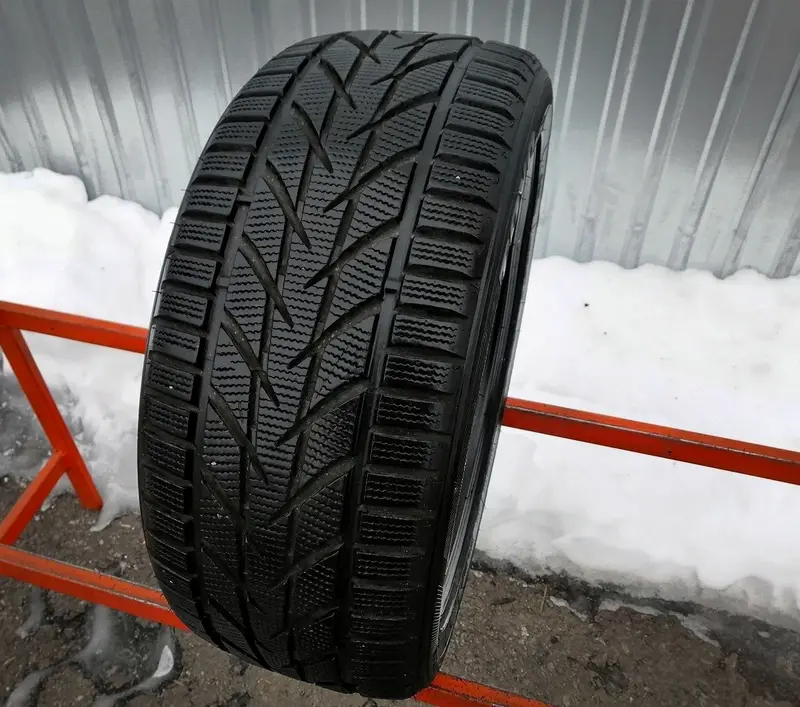 Б/у шина 205/55 R16 Toyo Snowprox S953