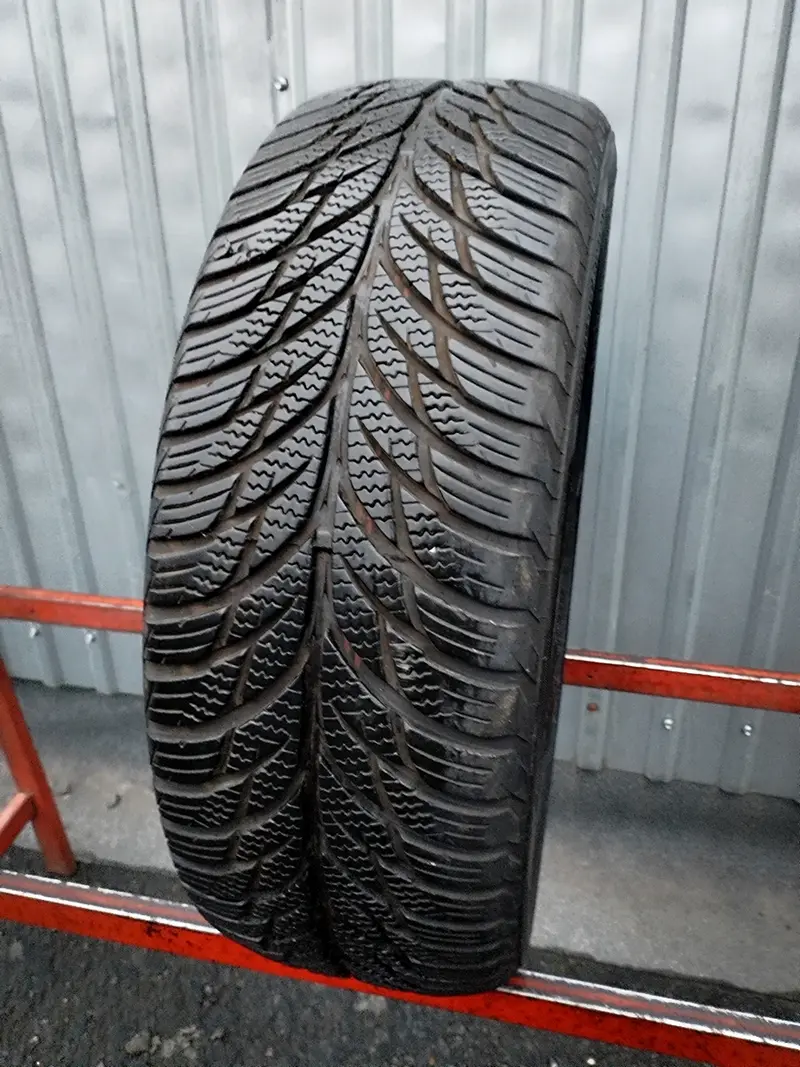 Б/у шина 205/55 R16 Uniroyal AllSeasonExpert