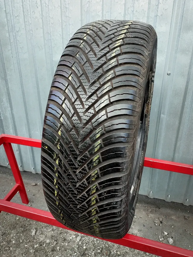 Б/у шина 205/55 R16 Vredestein Quatrac