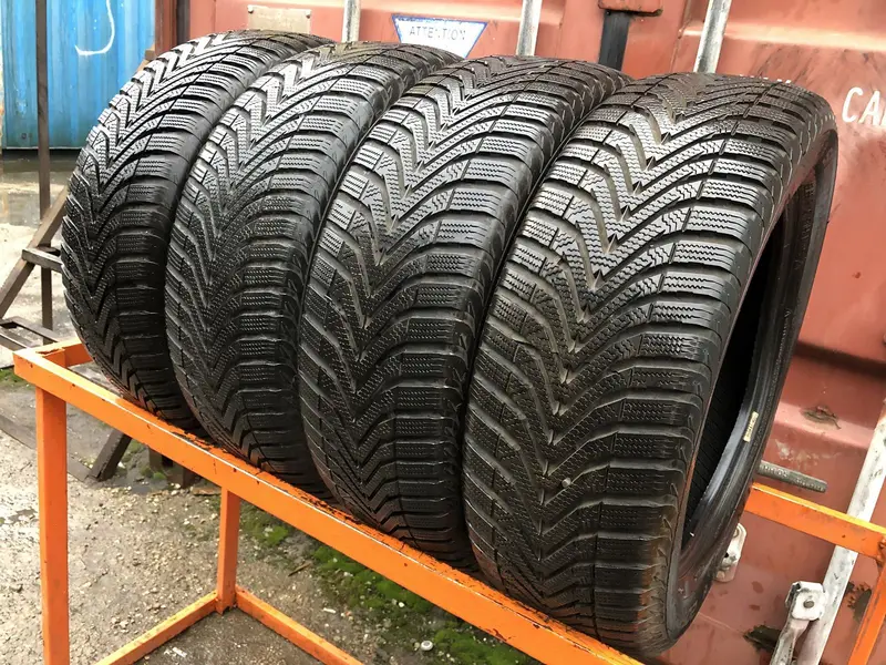 Комплект б/у шин 205/55 R16 Vredestein Snowtrac 5